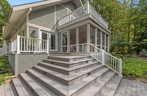 Fennville Villa | 100 private beach frontage on LK MI Hot tub