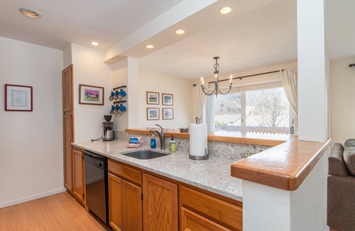 Warren Condo | 100 Snow Creek 2 Bedroom Condo