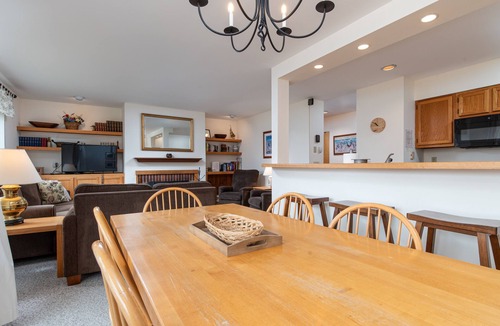 Warren Condo | 100 Snow Creek 2 Bedroom Condo
