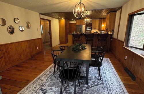 Walton House | 1000 Acre Retreat
