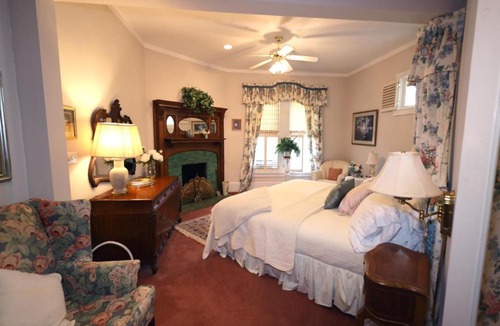 Wellesley Island Hotel | 1000 Island Hart House