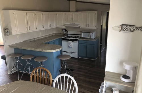 Fishers Landing Cottage | 1000 Islands Cottage minutes from free boat launch!