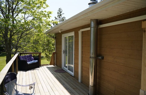 Howe Island Cottage | 1000 Islands Frontenac cottage - overlooking Bay of St Lawrence River