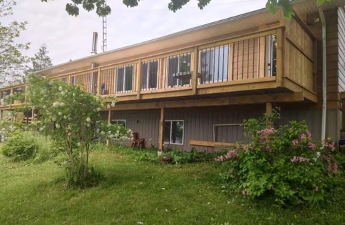 Howe Island Cottage | 1000 Islands Frontenac cottage - overlooking Bay of St Lawrence River