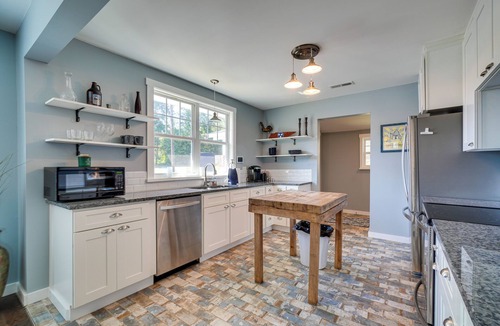 Knoxville Cottage | '1001 Sevier Bungalow': 2 Mi to Neyland Stadium!