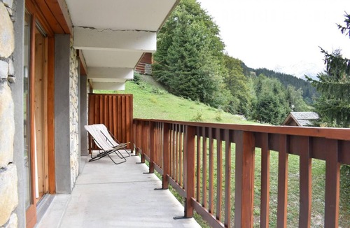 Meribel Centre Apartment | 100m from resort center, balcony, tv, ski locker, 105m², Méribel