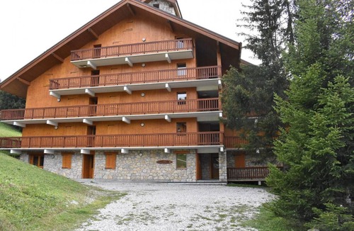 Meribel Centre Apartment | 100m from resort center, balcony, tv, ski locker, 105m², Méribel