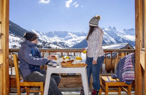 Saint-Jean-d'Arves Apartment | 100m from resort center, swimming pool, terrace, balcony, parking, tv, ski locker, 30m²