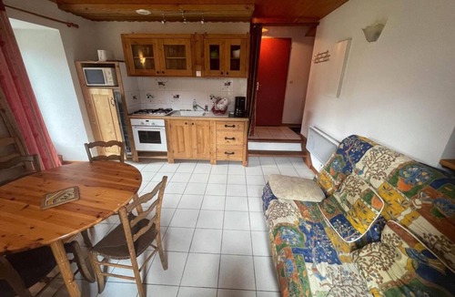 Areches Apartment | 100m from resort center, parking, television, 30m², Arêches-Beaufort