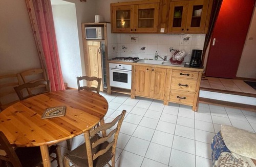 Areches Apartment | 100m from resort center, parking, television, 30m², Arêches-Beaufort