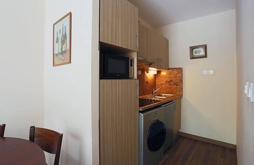 Peyragudes Apartment | 100m from resort center, 1st floor, jacuzzi, hammam, parking, tv, ski locker, 53m², Peyragudes