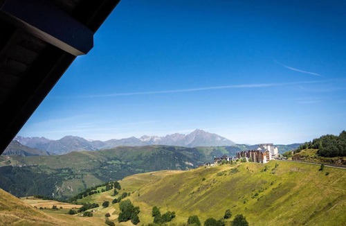 Peyragudes Apartment | 100m from resort center, 1st floor, jacuzzi, hammam, parking, tv, ski locker, 53m², Peyragudes