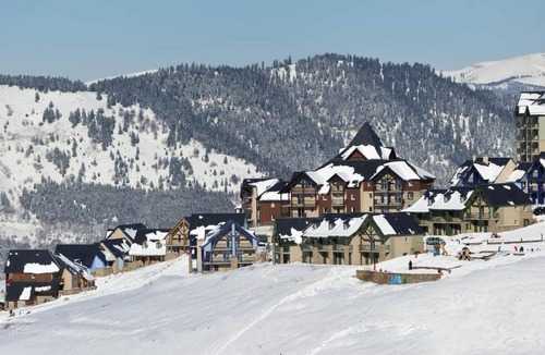 Peyragudes Apartment | 100m from resort center, 1st floor, jacuzzi, hammam, balcony, tv, ski locker, 36m², Peyragudes