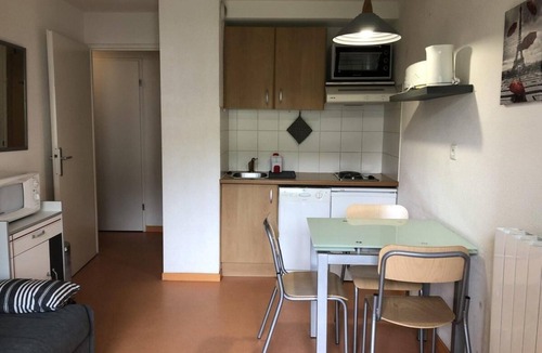 Peyragudes Apartment | 100m from resort center, 3rd floor, jacuzzi, hammam, balcony, tv, ski locker, 23m², Peyragudes