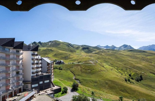 Peyragudes Apartment | 100m from resort center, 3rd floor, jacuzzi, hammam, balcony, tv, ski locker, 23m², Peyragudes