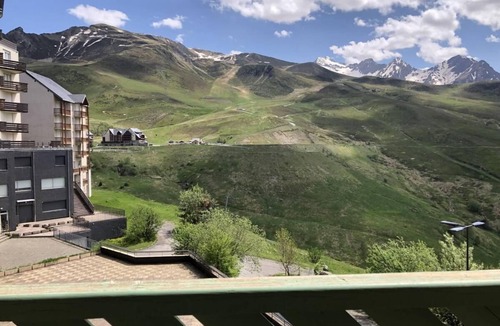 Peyragudes Apartment | 100m from resort center, 3rd floor, jacuzzi, hammam, balcony, tv, ski locker, 23m², Peyragudes
