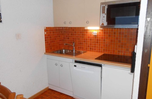 Venosc Apartment | 100m from resort center, 4th floor, view mountain, balcony, parking, tv, ski locker, 42m²