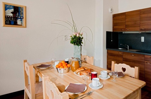 Hauteluce Apartment | 100m from shops, swimming pool, terrace, balcony, tv, 30m², Les Saisies