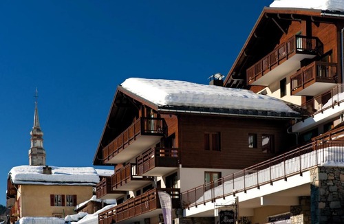 Hauteluce Apartment | 100m from shops, swimming pool, terrace, balcony, tv, 30m², Les Saisies