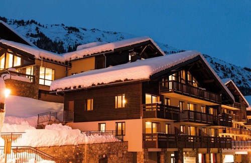 Hauteluce Apartment | 100m from shops, swimming pool, terrace, balcony, tv, 30m², Les Saisies