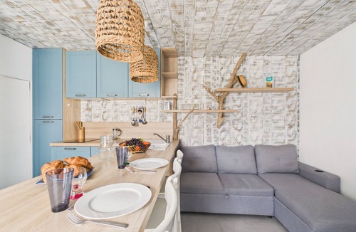 La Gueriniere House | 100m from the beach, terrace, house for 2
