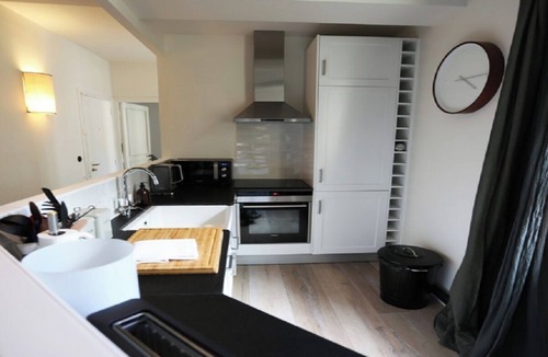 Notre-Dame-des-Champs Condo | 100m2 LUXEMBOURG RETREAT-NESTLED IN THE HEART OF SAINT GERMAIN