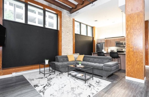 Exchange District Condo | (101)Exchange District + 2BR 1.5Bath+ Parking (165)