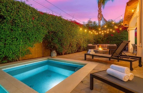 Lake Balboa House | 101 Luxurious Home near Universal Studios Pool/Spa