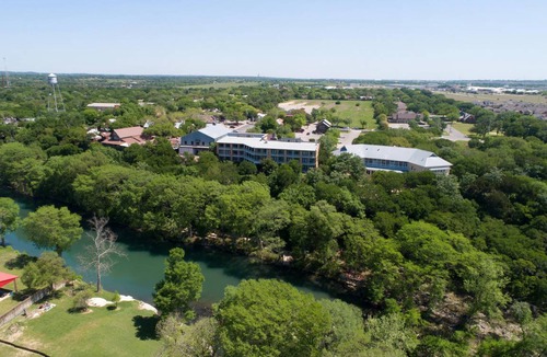 Gruene Condo | 101 m² Condo ∙ 3 bedrooms ∙ 6 guests