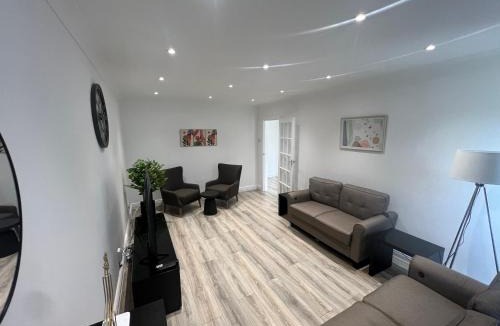 Stanford-le-Hope House | 101 Modern 4 Bedroom Home