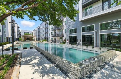 Fort Worth Apartment | 101 Stylish Condo, Resort Amenities, Near Stockyards