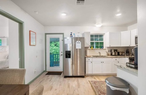 Tulsa House | 101 YO Remodel | 4BR 5TVs DT+Gathering < 10 min