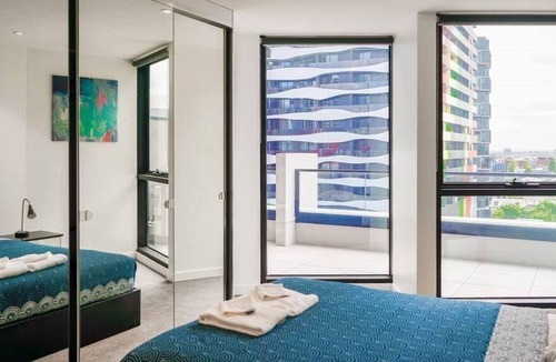 Carlton South Apartment | 1014 Luxury Apt in Melbourne CBD with free parking