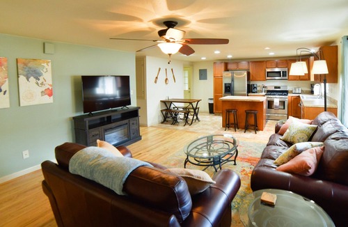 Central Colorado Springs Cottage | 1014b Swope