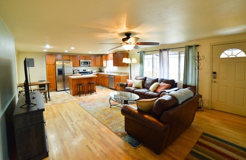 Central Colorado Springs Cottage | 1014b Swope