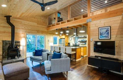 Glacier Cabin | 102 m² Cabin ∙ 2 bedrooms ∙ 8 guests