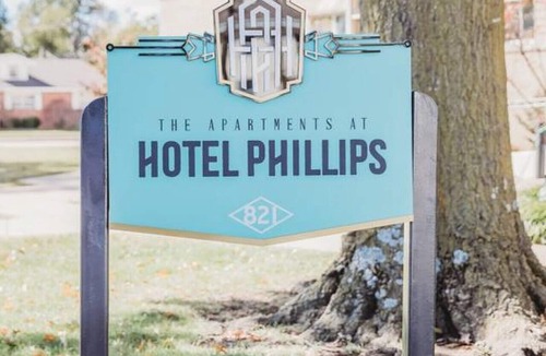 Bartlesville Apartment | 102 · Vintage Chic #102 - Hotel Phillips