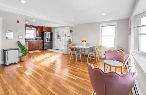 Piety Corner House | #102 Waltham Shared House by Zen Living