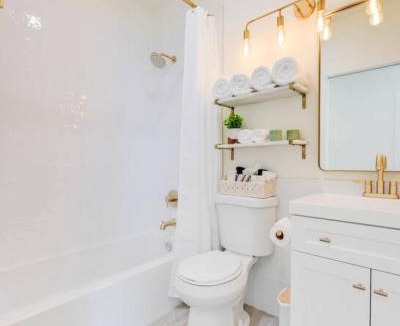 Belltown Apartment | 103 Belltown Modern and Bright in the Heart of Belltown Queen Bed