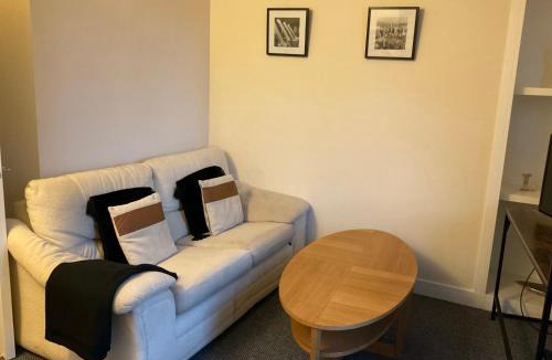 Largs Apartment | 103 Nelson street 1 st floor left