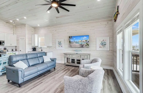 Fulton House | 103 Seven Palms, Fishtastic