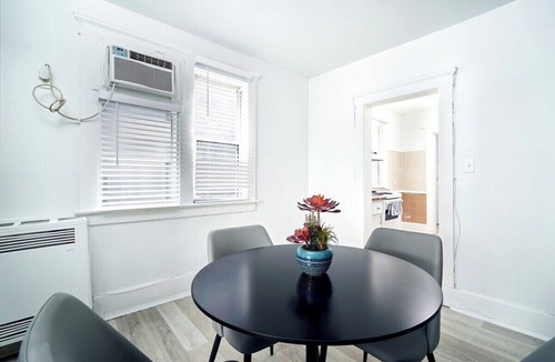 Walkerville Apartment | 1032 Assumption · Trendy 3 BedRoom Perfect for Long Stays
