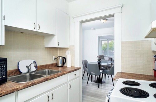 Walkerville Apartment | 1032 Assumption · Trendy 3 BedRoom Perfect for Long Stays