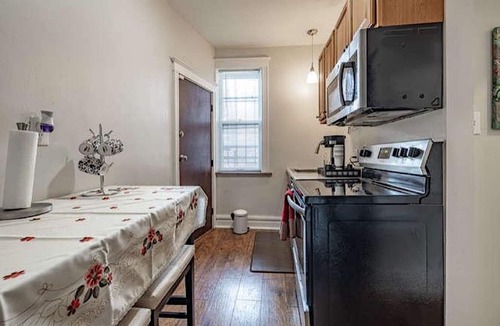 St. Louis Apartment | #104 amazing location near Washington university 🌺