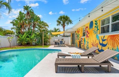 Golden Beach Estates House | 105 Bay Dr N