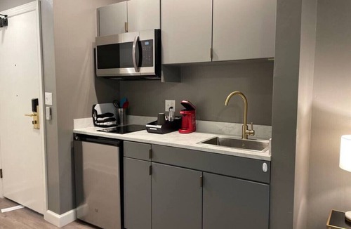 Bartlesville Apartment | 105 · Osage Hive #105 - Hotel Phillips
