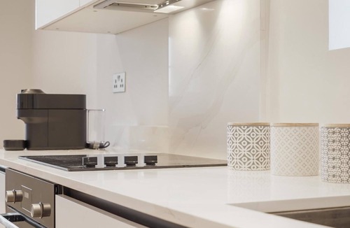 Acton Apartment | 105B Beechwood Grove Flat