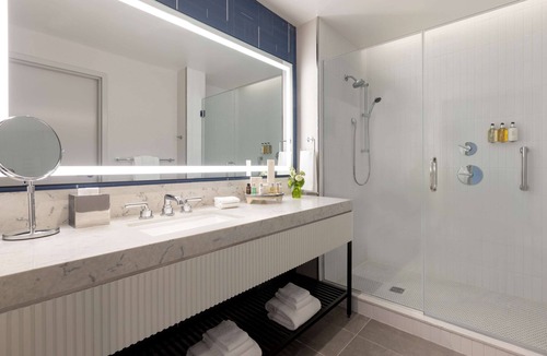 Quigley Hotel | 106 Jefferson Huntsville, Curio Collection by Hilton