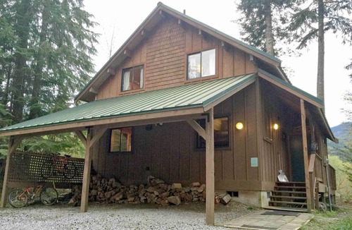 Glacier Cabin | 107 m² Cabin ∙ 2 bedrooms ∙ 6 guests