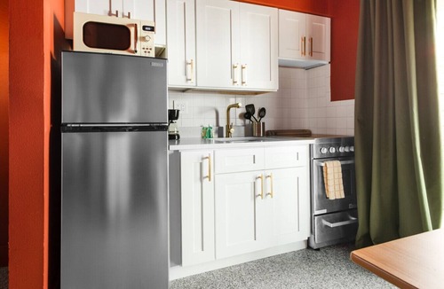 Bay Esplanade Apartment | 107 · ☀Pool✔ Kitchen✔ Beach✔ Self Checkin✔ Free Parking✔